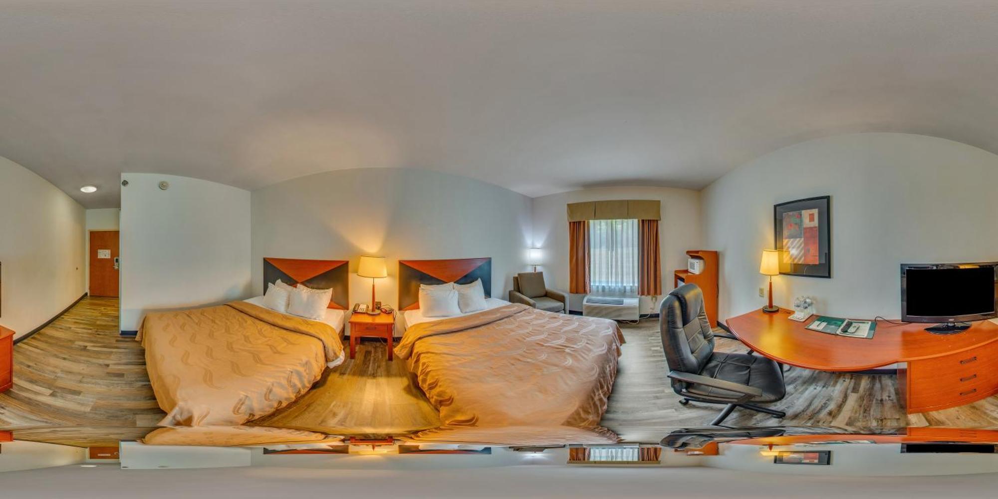Quality Inn & Suites Chambersburg Bagian luar foto