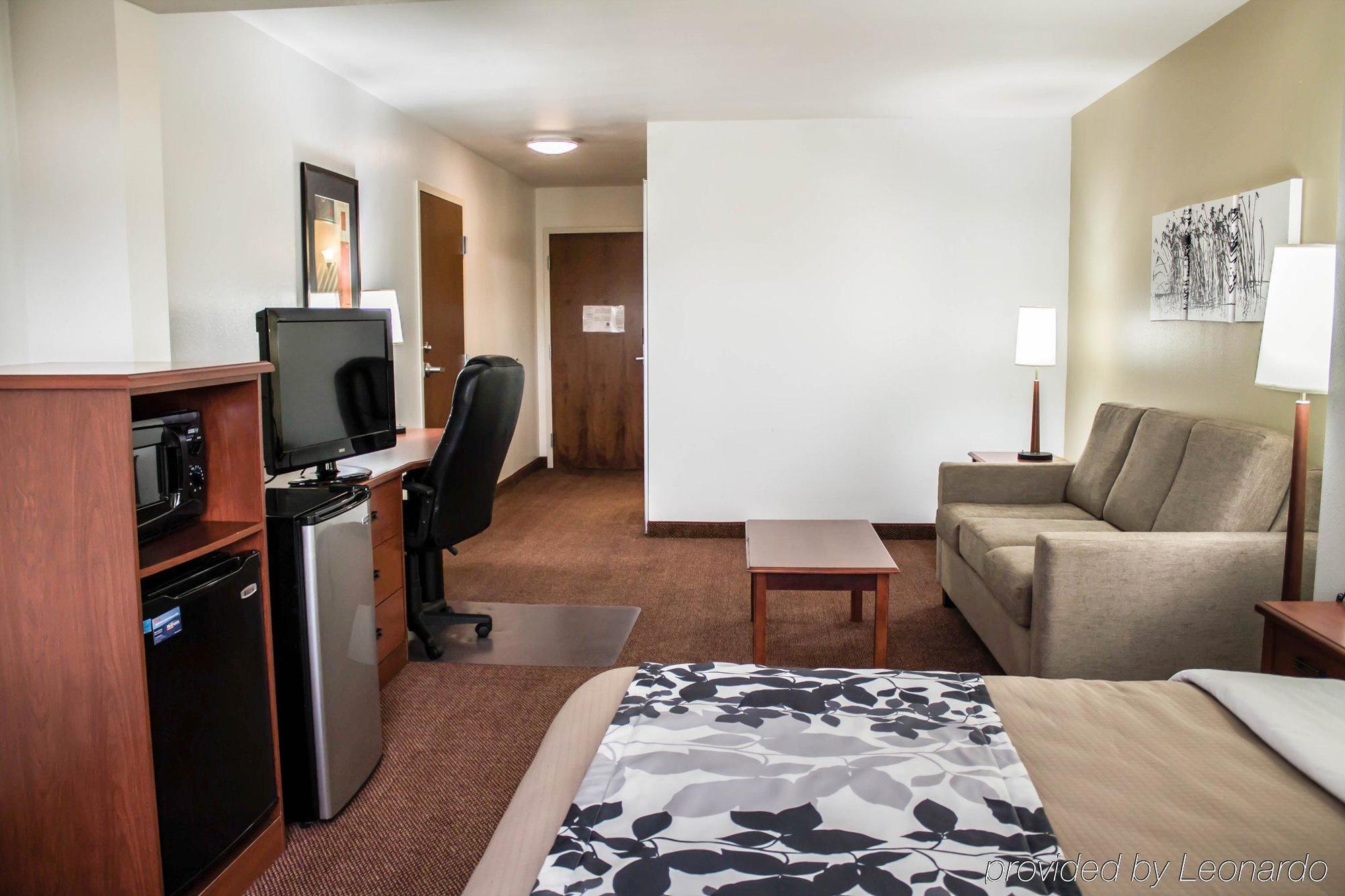 Quality Inn & Suites Chambersburg Bagian luar foto