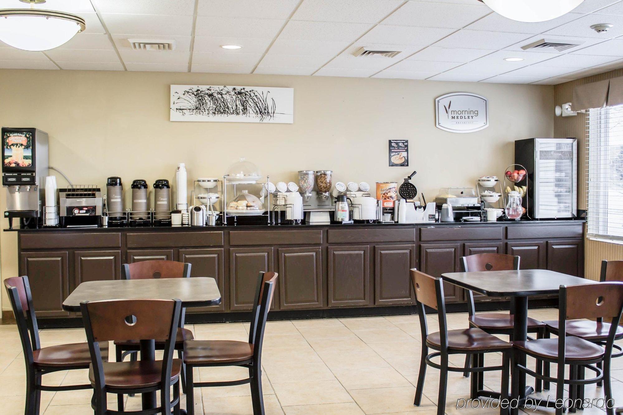 Quality Inn & Suites Chambersburg Bagian luar foto