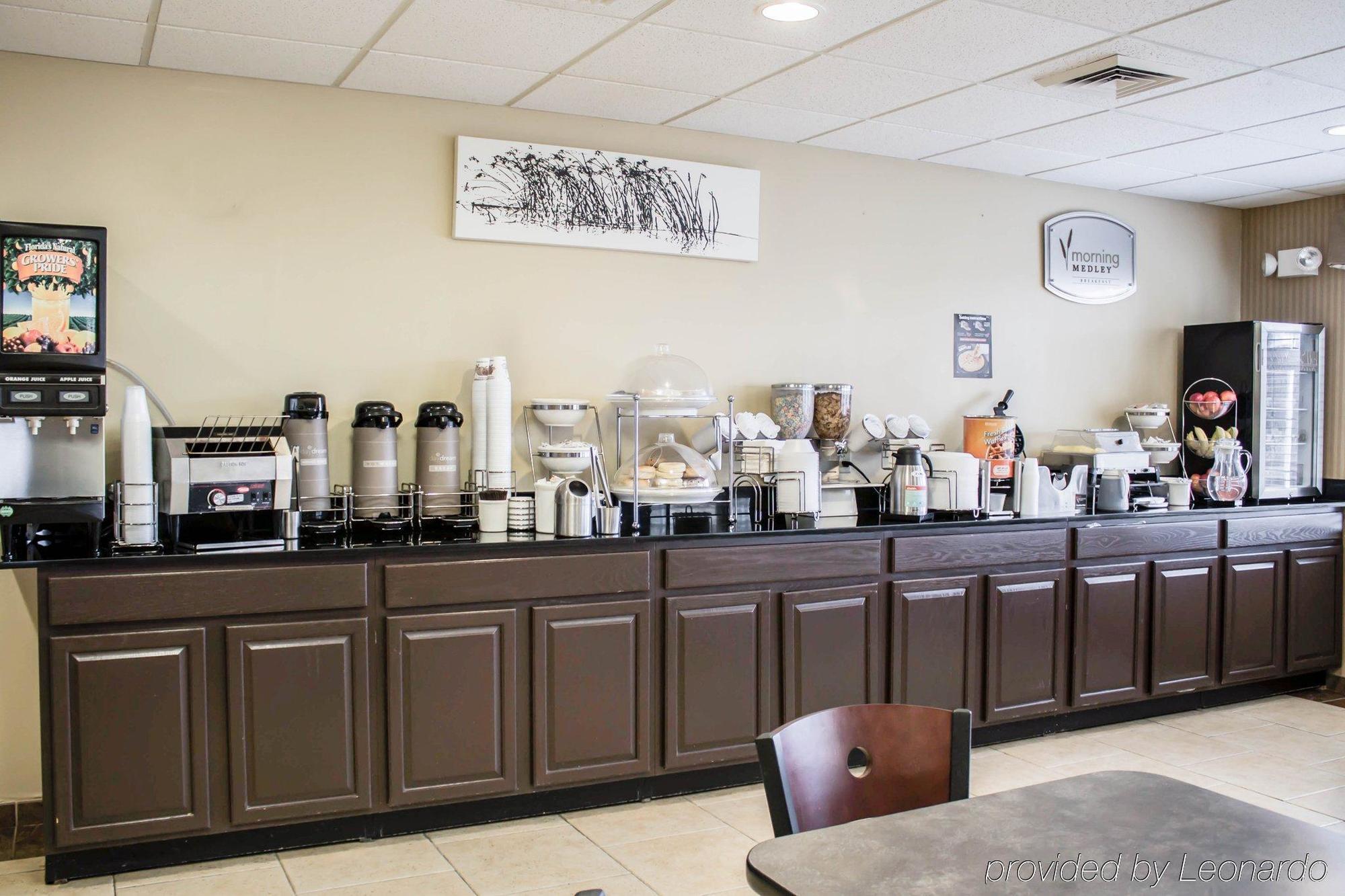 Quality Inn & Suites Chambersburg Bagian luar foto